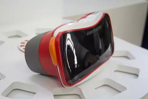 Retro Dreams: View-Master Virtual Reality Glasses Starter Pack